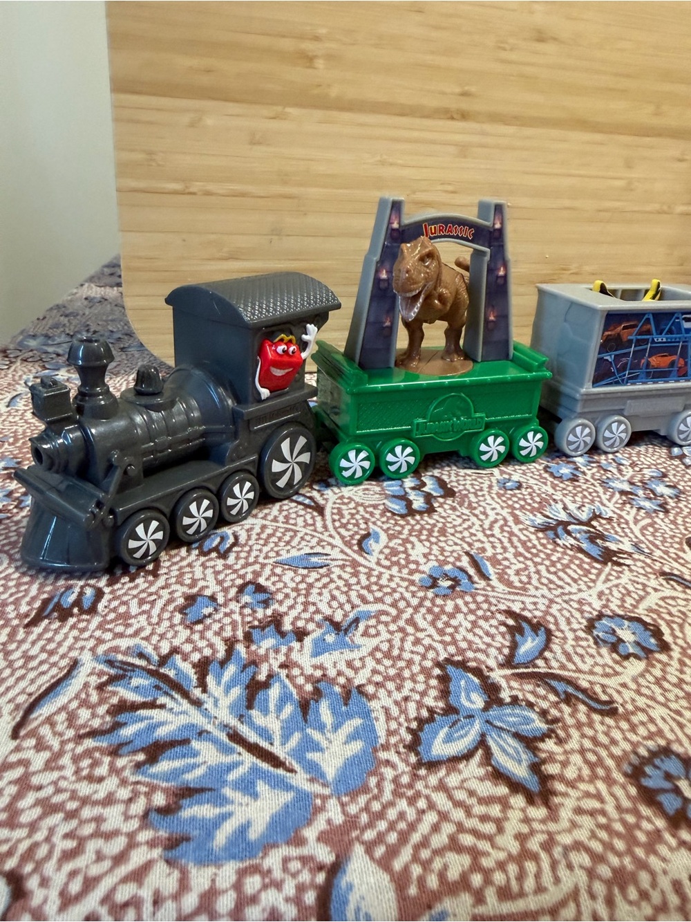 McDonald's Black Train Engine with Green Jurassic Car Entire 2017 set